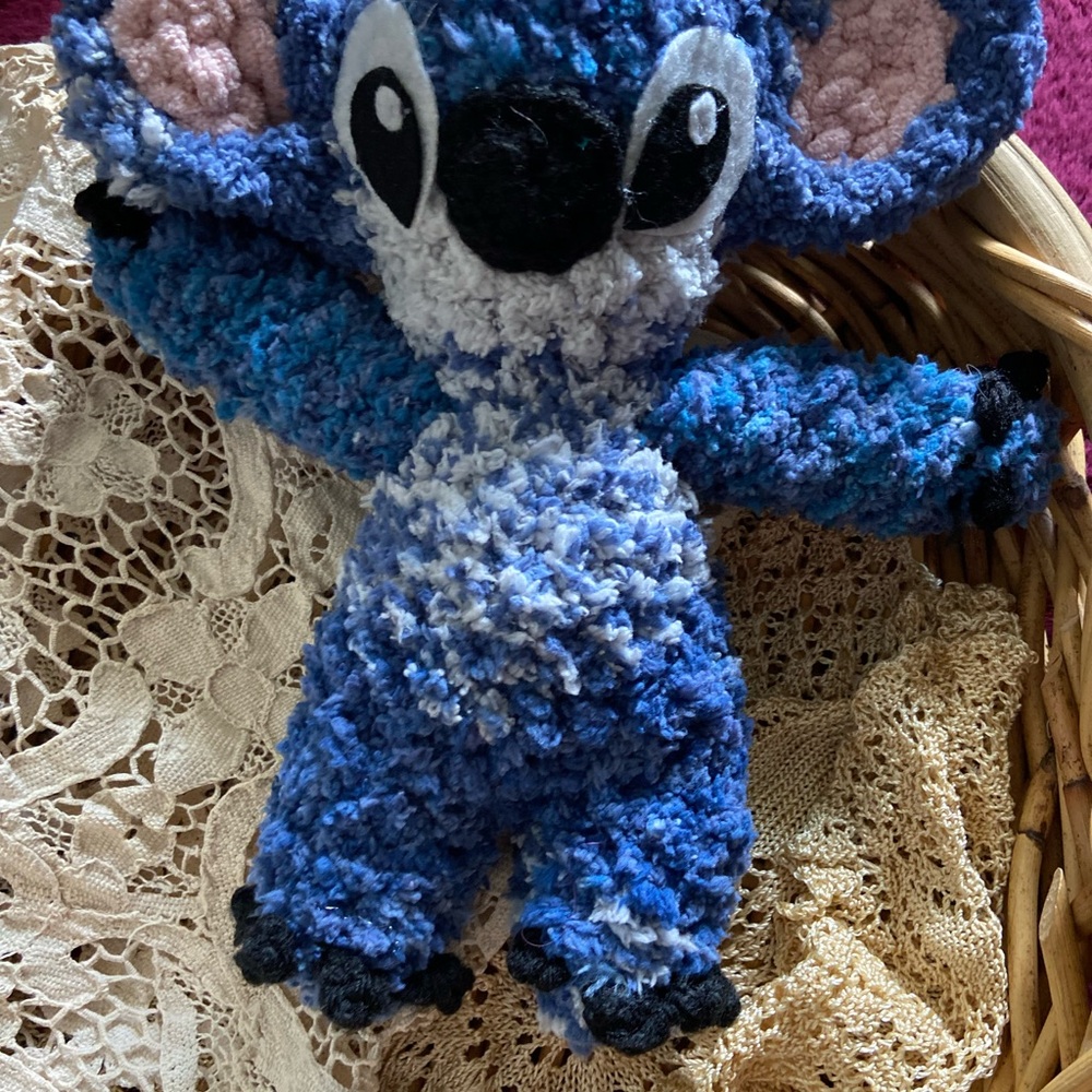 Crochet stitch plushie - Picture 9 of 11